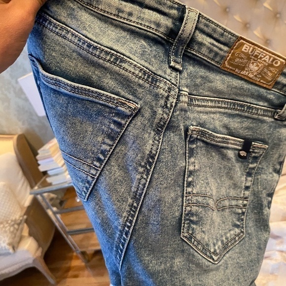 Buffalo high rise jeans. Skinny jeans , very flattering light blue jeans - Picture 10 of 10